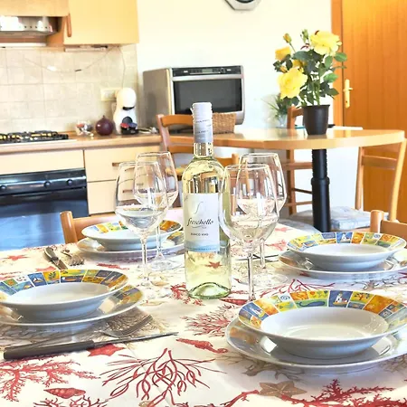 Holiday home Viola House *