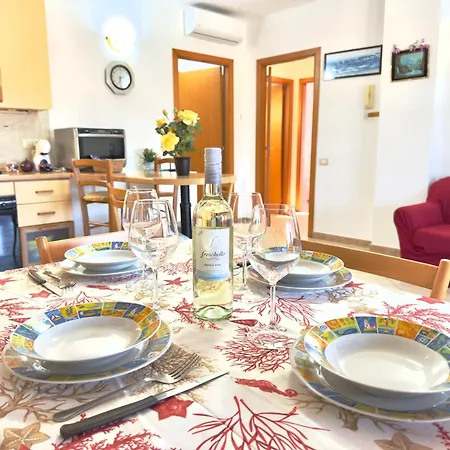 Viola House Holiday home *