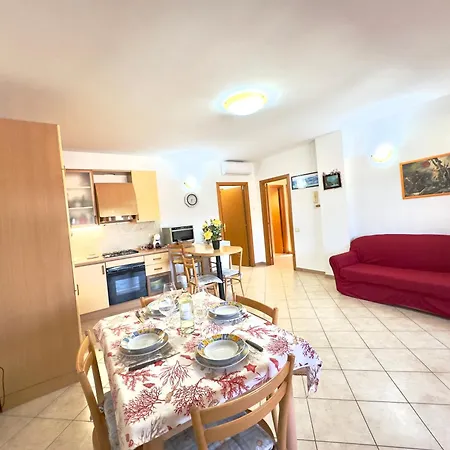 Holiday home Viola House
