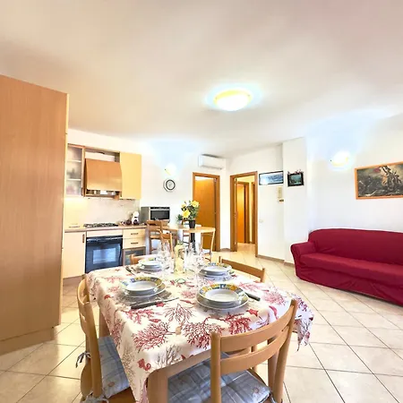 Holiday home Viola House